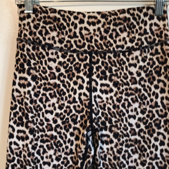 ZYIA Leopard Brilliant Scrunchy What Hi-RIse 7/8 24" Leggings 8-10 - Picture 4 of 12